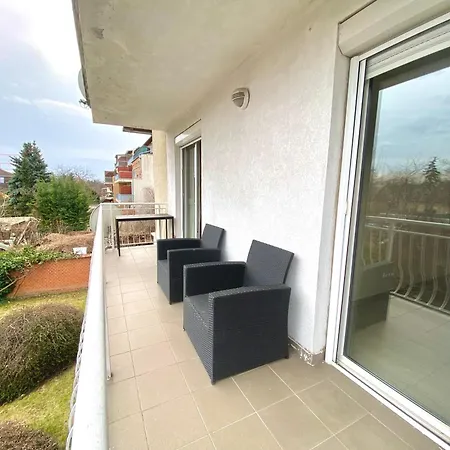 Langman Apartment *
