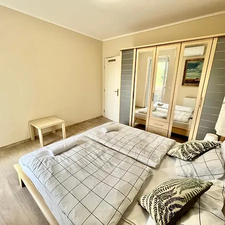 Langman Apartman *